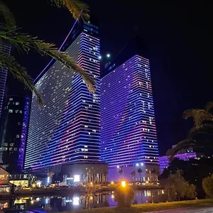 Апарт-отель Orbi Twin Towers ****